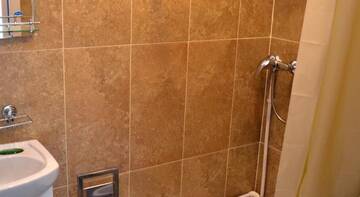 Фото номера Улучшенный двухместный номер с 1 кроватью Гостиница Guest House Na Radonezhskoy г. Сергиев Посад 4