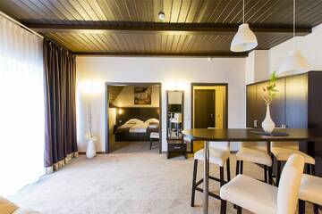 Фото номера Люкс Гостиница Hotel&amp;SPA Лафер Ренессанс 4 г. Сергиев Посад 2