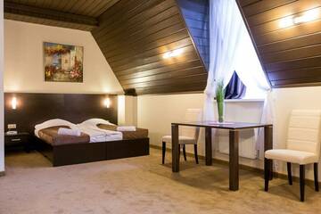 Фото номера Номер улучшенный (мансарда) Гостиница Hotel&amp;SPA Лафер Ренессанс 4 г. Сергиев Посад 3